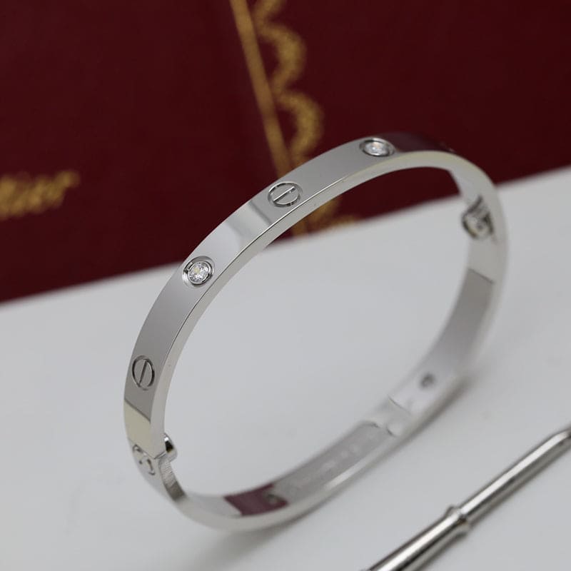 Elegant Love Bracelet