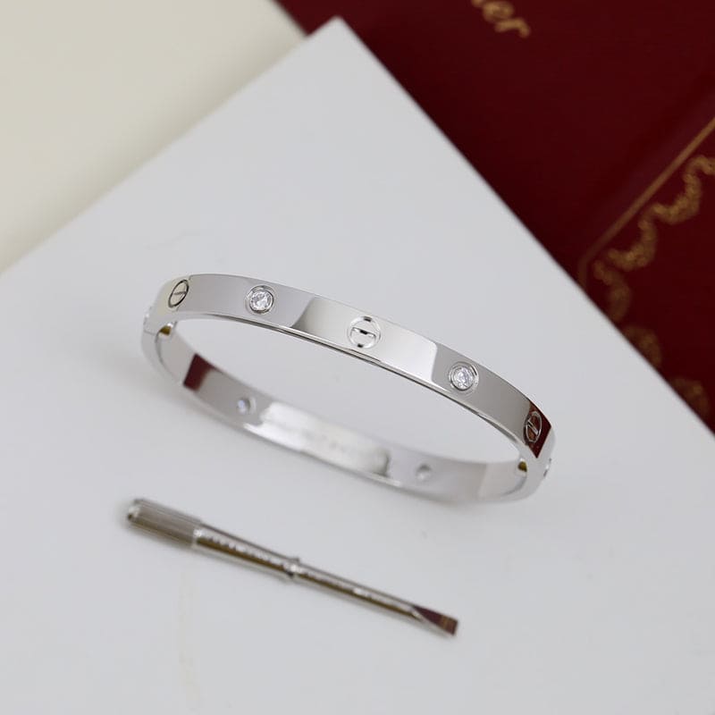 Elegant Love Bracelet