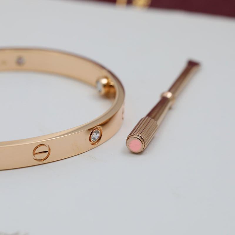 Elegant Love Bracelet